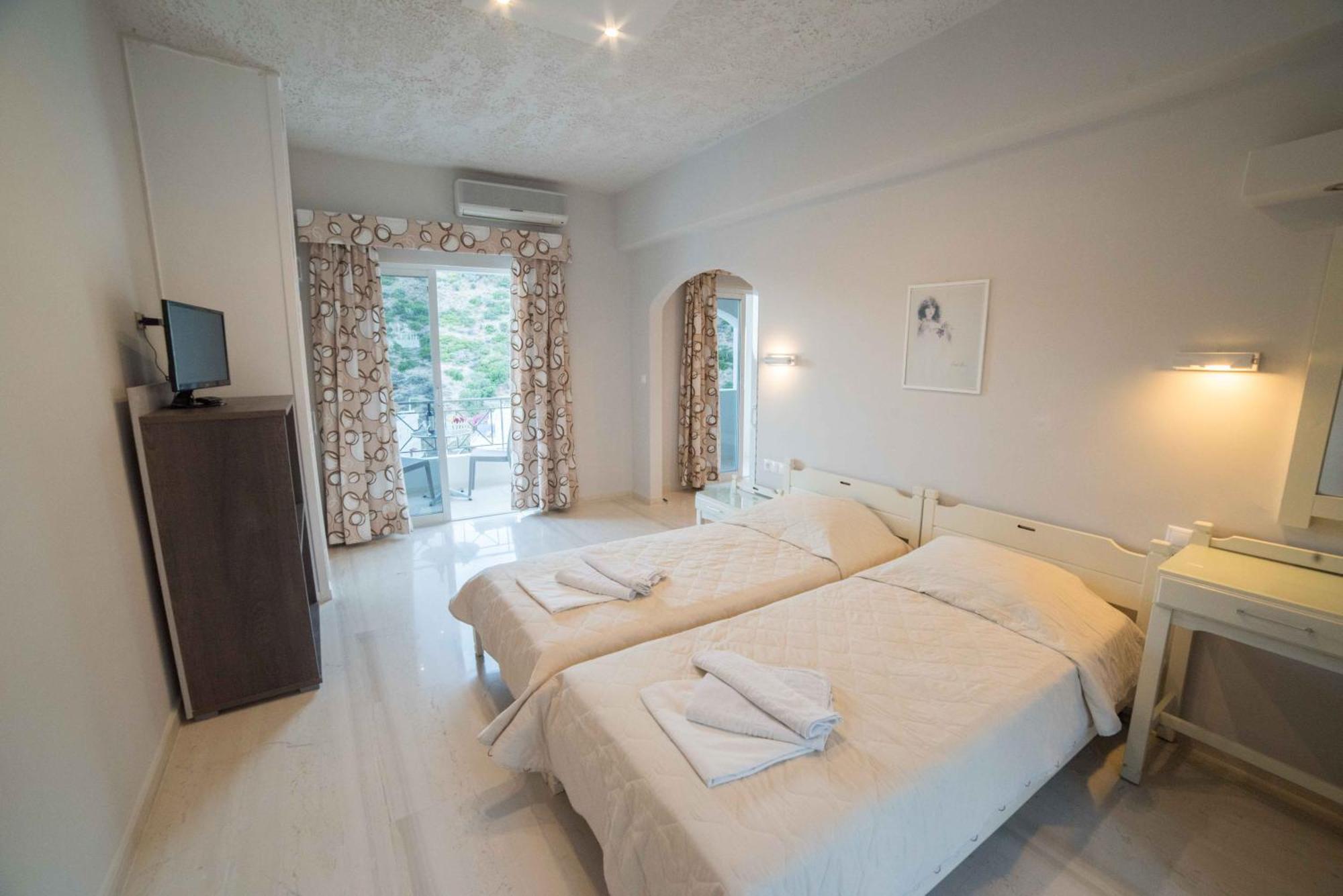 Athena Apartments Agia Galini  Ngoại thất bức ảnh